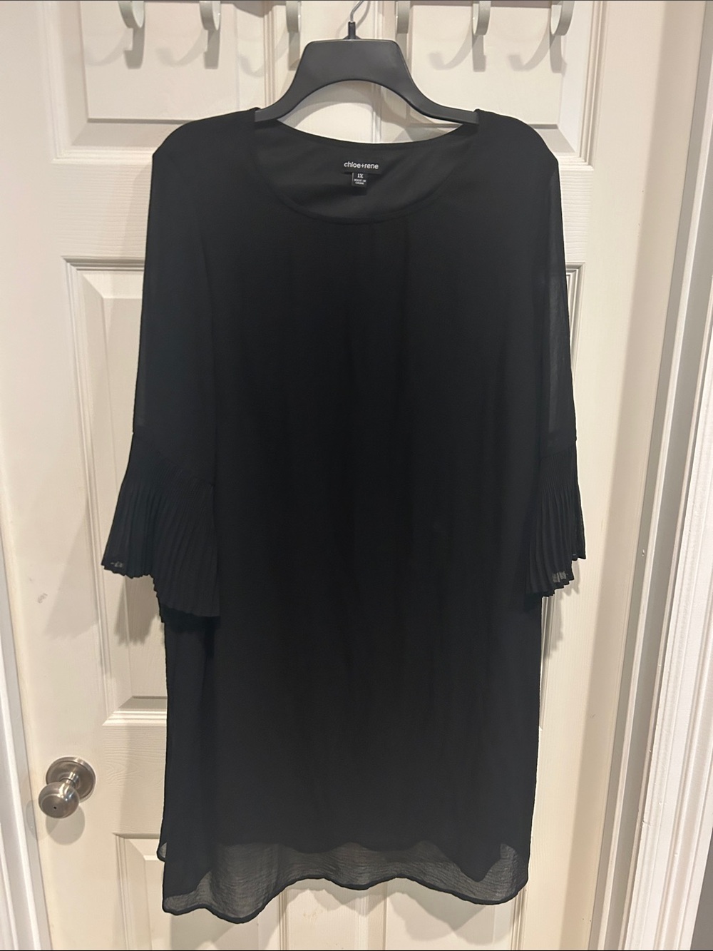 Black Pleated-Sleeve Longline Shift Dress